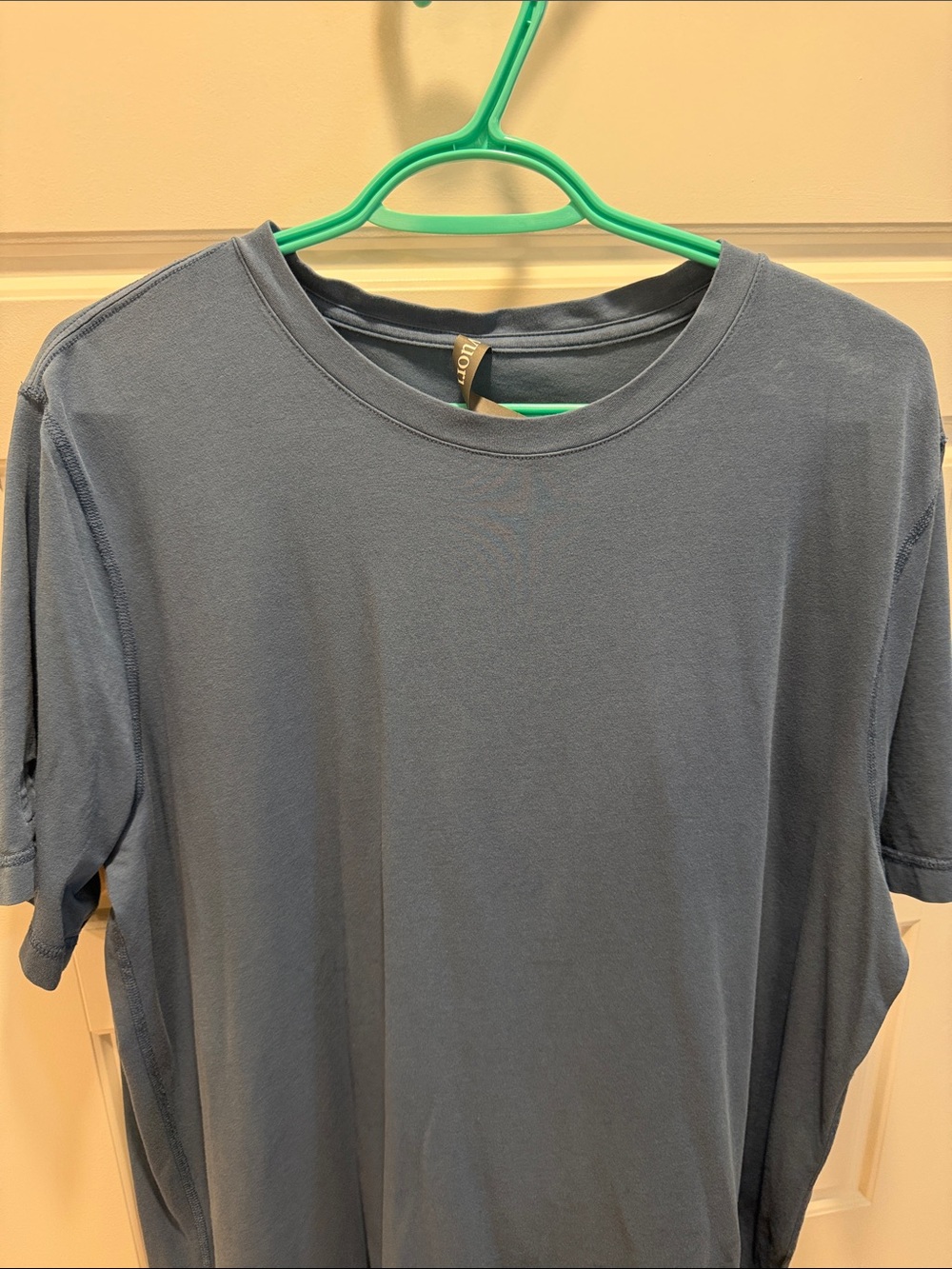 Vuori Men's Short-Sleeve Crew Tee in Slate Blue